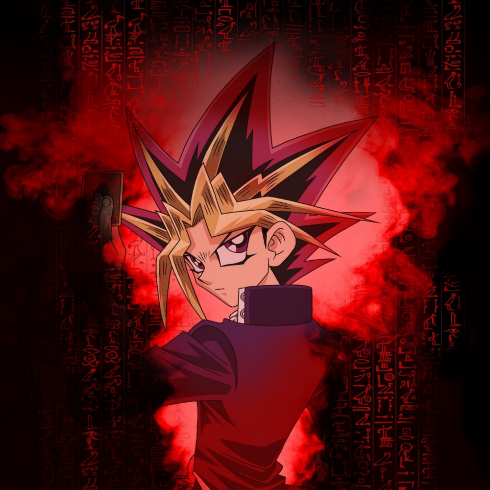 Yami Yugi mit Duellkarte vor rotem Nebel und ägyptischen Hieroglyphen – Yu-Gi-Oh Artwork für Sammler