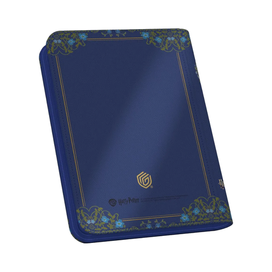 Blauer Harry Potter Sammelkartenordner mit Ravenclaw-Wappen, 4-Pocket-Zipfolio von Ultimate Guard für bis zu 160 Karten. Offiziell lizenziertes Design mit goldenen Verzierungen und stabilem Reißverschluss. Ideal für TCG-Fans und Sammler.