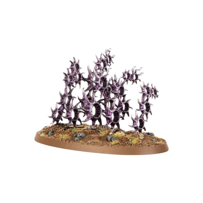 Warhammer Age of Sigmar Die Verfluchte Reflexion (83-112) mit einer Formation aus stacheligen Dämonengestalten.