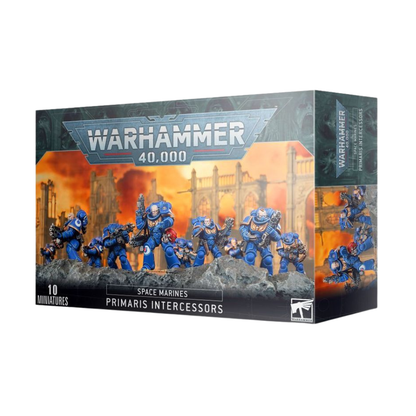 Warhammer 40k Primaris Intercessors Set Box und bemalte Space Marines Infanterieeinheiten mit Boltern und blauer Rüstung