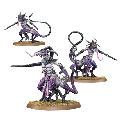 Warhammer Age of Sigmar Speerspitze: Epikureische Feiernde (70-834) mit drei bemalten dämonischen Miniaturen.