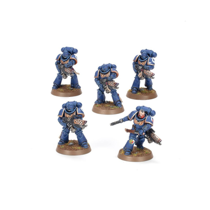 Warhammer 40k Space Marines Miniaturen bemalt mit Boltern und blauer Rüstung