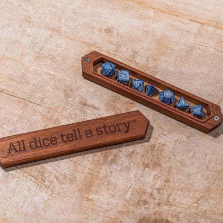 Q WORKSHOP Sapelli All Dice Box – Würfelbox aus Holz mit Magnetverschluss