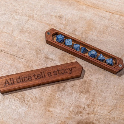 Q WORKSHOP Sapelli All Dice Box – Würfelbox aus Holz mit Magnetverschluss