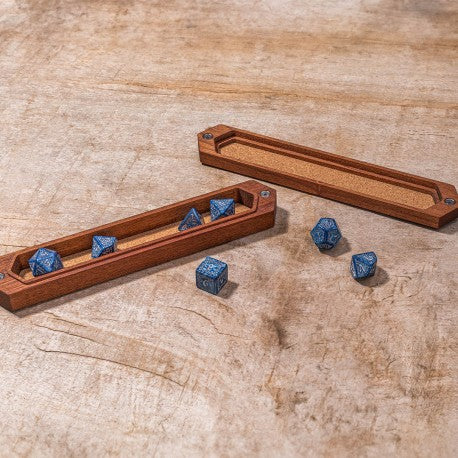 Q WORKSHOP Sapelli All Dice Box – Würfelbox aus Holz mit Magnetverschluss