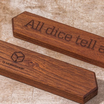 Q WORKSHOP Sapelli All Dice Box – Würfelbox aus Holz mit Magnetverschluss